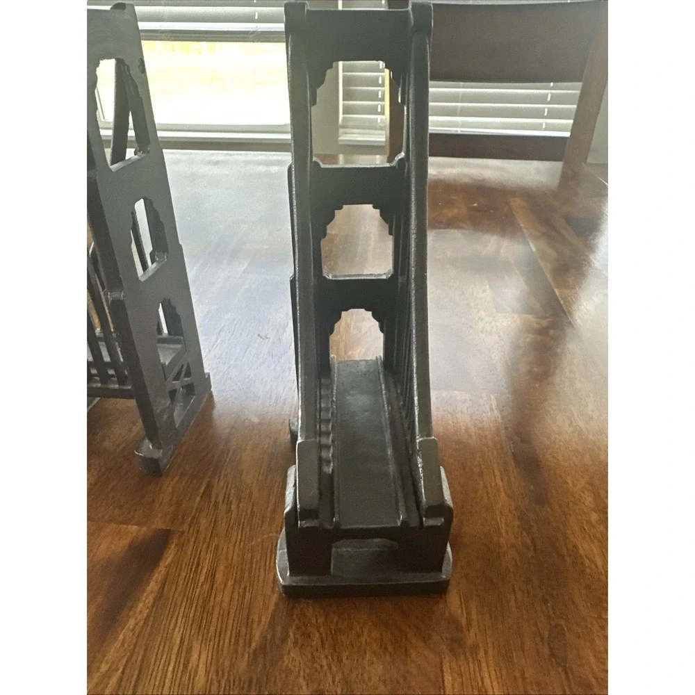 Restoration Hardware NYC Brooklyn Bridge Pair of Cast Iron Bookends Book Ends